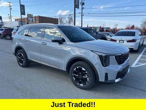 Certified 2024 Kia Sorento S w/ Panoramic Sunroof Package image 1