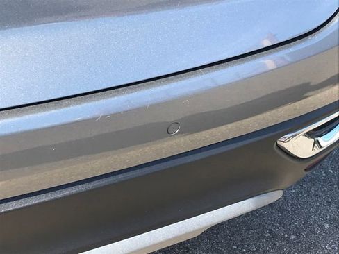 Used 2023 Buick Envision Essence image 3