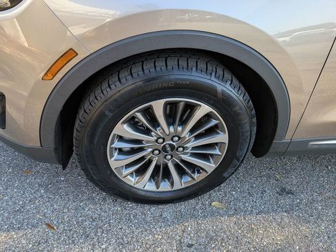 Used 2019 Lincoln Nautilus Select image 33