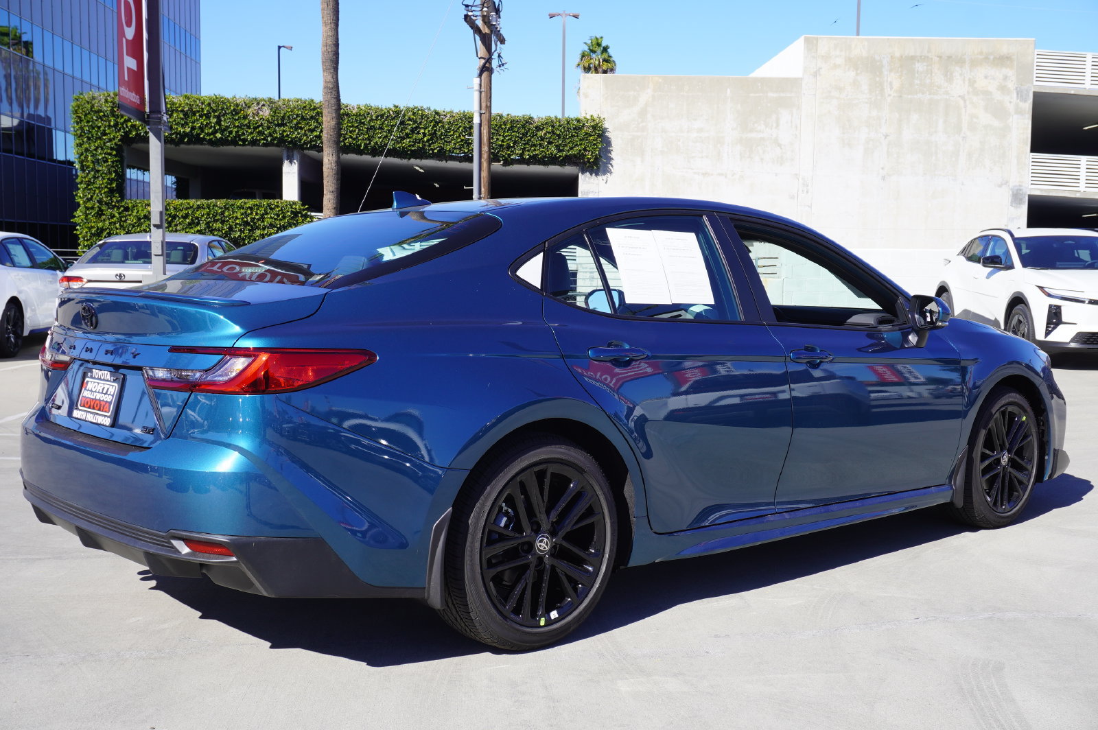 Used 2026 Toyota Camry SE FWD image 7