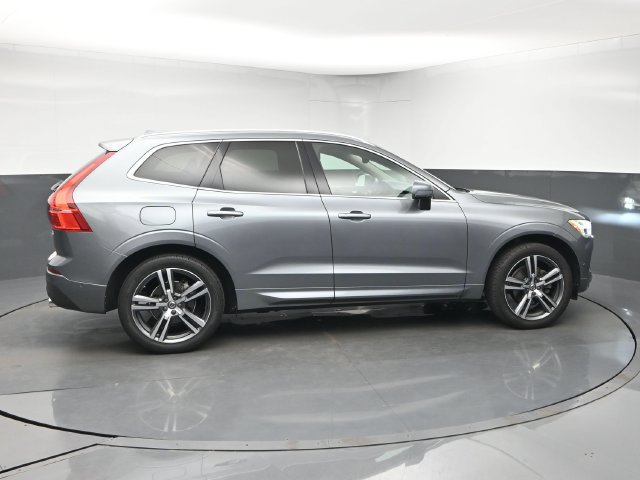 Used 2019 Volvo XC60 T5 Momentum w/ Multimedia Package FWD image 9