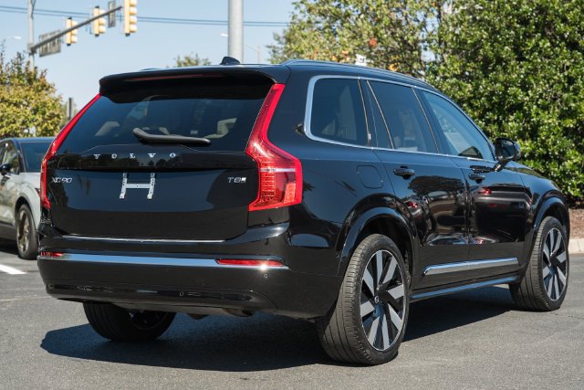 Certified 2025 Volvo XC90 T8 Plus w/ Protection Package Premier AWD/4WD image 5
