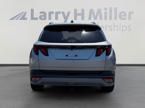Used 2025 Hyundai Tucson SEL FWD image 4