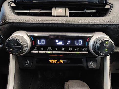 Used 2021 Toyota RAV4 XLE FWD image 20