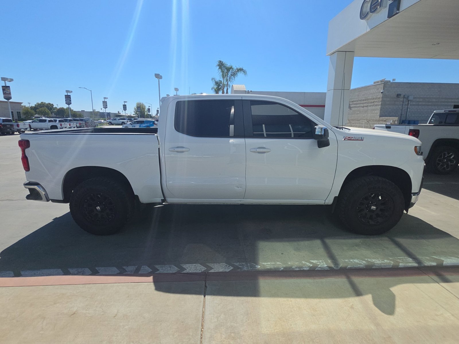 Used 2019 Chevrolet Silverado 1500 LT w/ All-Star Edition AWD/4WD image 3