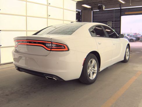 Used 2020 Dodge Charger SXT image 6
