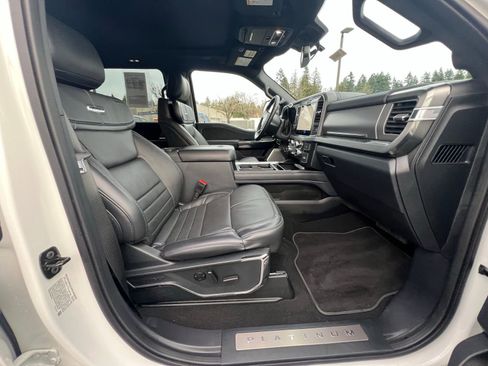 Used 2025 Ford F350 Platinum image 17