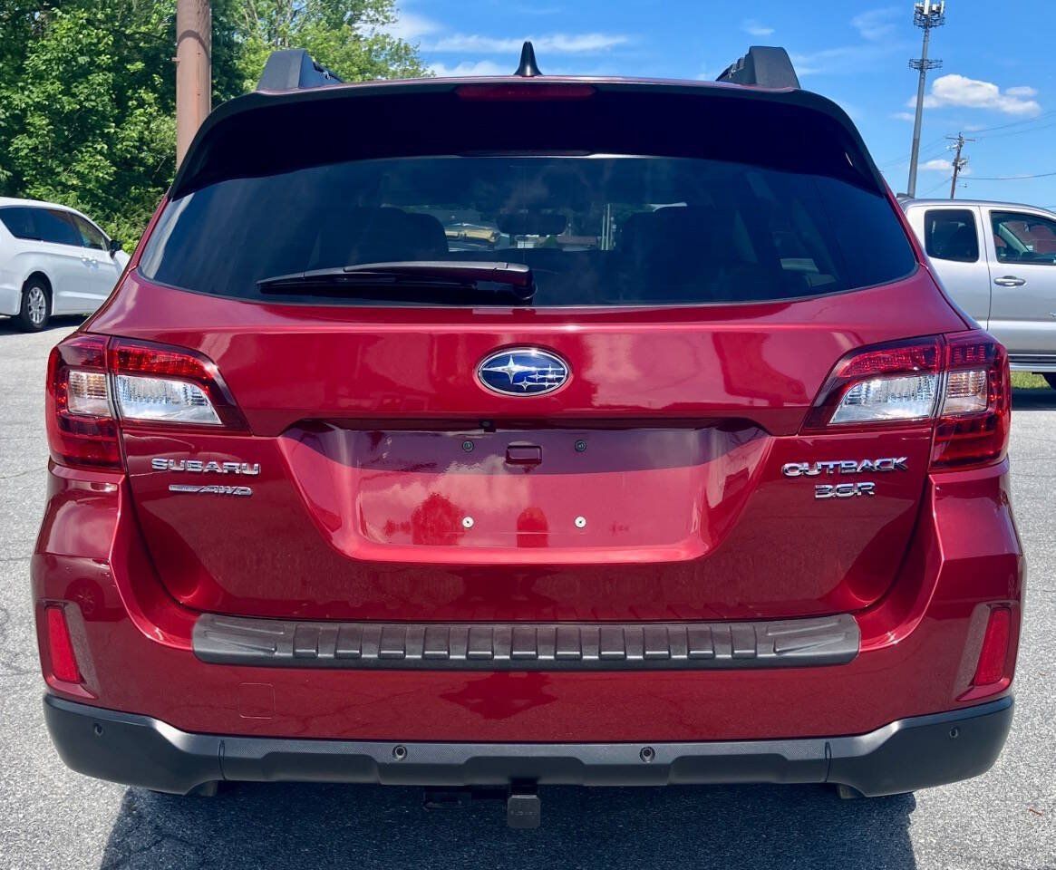 Used 2017 Subaru Outback 3.6R Limited AWD/4WD image 5