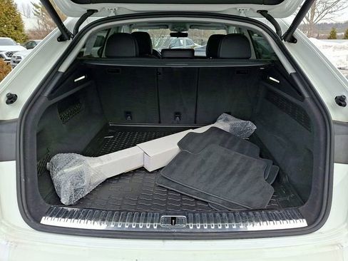 Used 2019 Audi Q8 Premium Plus w/ Premium Plus image 30