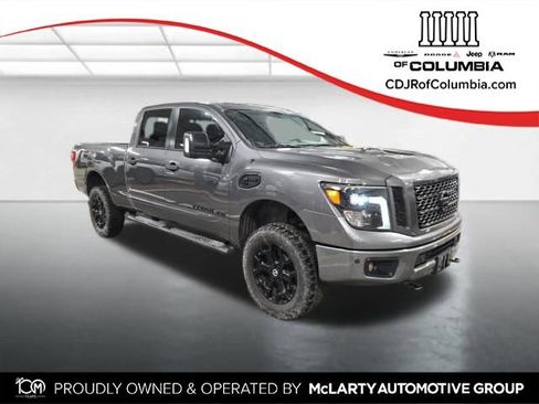 Used 2019 Nissan Titan SV w/ SV Convenience Package image 1