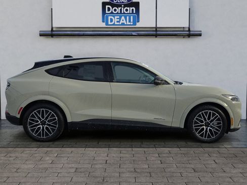 Certified 2025 Ford Mustang Mach-E Premium image 2