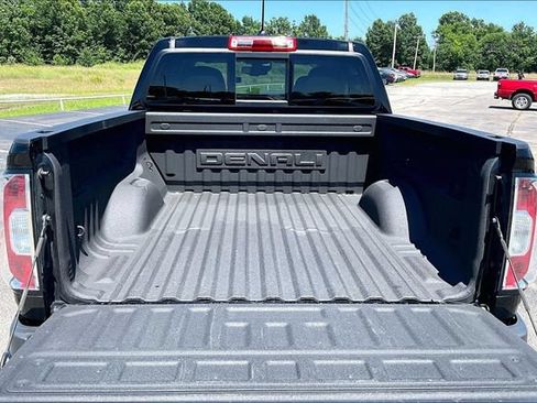 Used 2022 GMC Canyon Denali w/ Denali Black Edition Package AWD/4WD image 7
