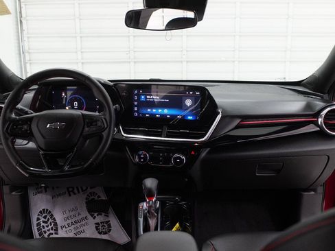 Used 2025 Chevrolet Trax RS w/ Driver Confidence Package FWD image 27