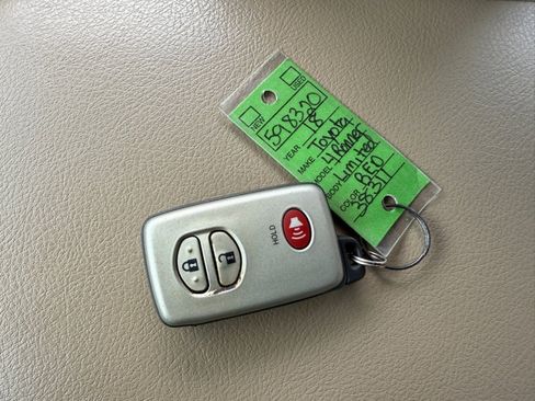 Used 2018 Toyota 4Runner Limited image 42