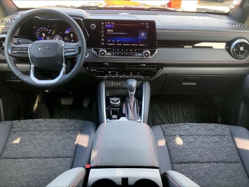 Certified 2024 Chevrolet Colorado Z71 w/ LPO, Dark Essentials Package image 15