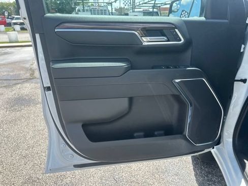 Used 2023 Chevrolet Silverado 1500 LT Trail Boss w/ LPO, Dark Essentials Package AWD/4WD image 11
