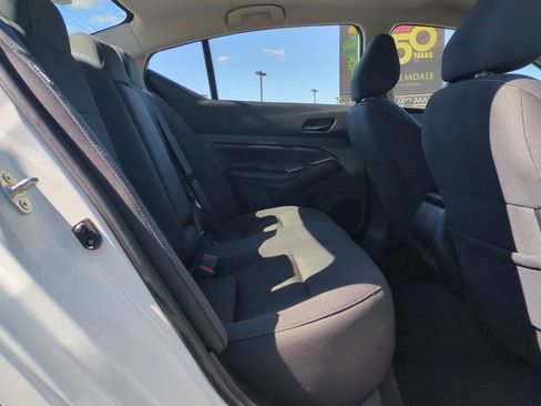 Used 2025 Nissan Altima 2.5 SV FWD image 32