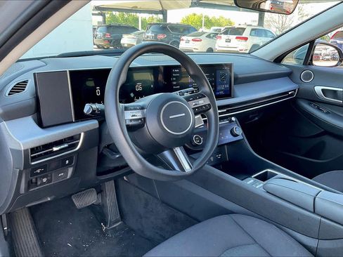Used 2025 Hyundai Sonata SEL FWD image 17