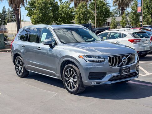 Used 2020 Volvo XC90 T6 Momentum AWD/4WD image 5