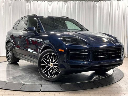Used 2024 Porsche Cayenne image 12