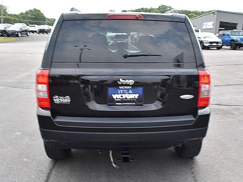 Used 2017 Jeep Patriot Latitude AWD/4WD image 21
