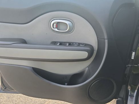 Used 2017 Kia Soul Base w/ Convenience Package image 29
