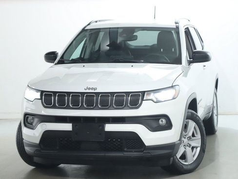 Used 2022 Jeep Compass Latitude AWD/4WD image 3