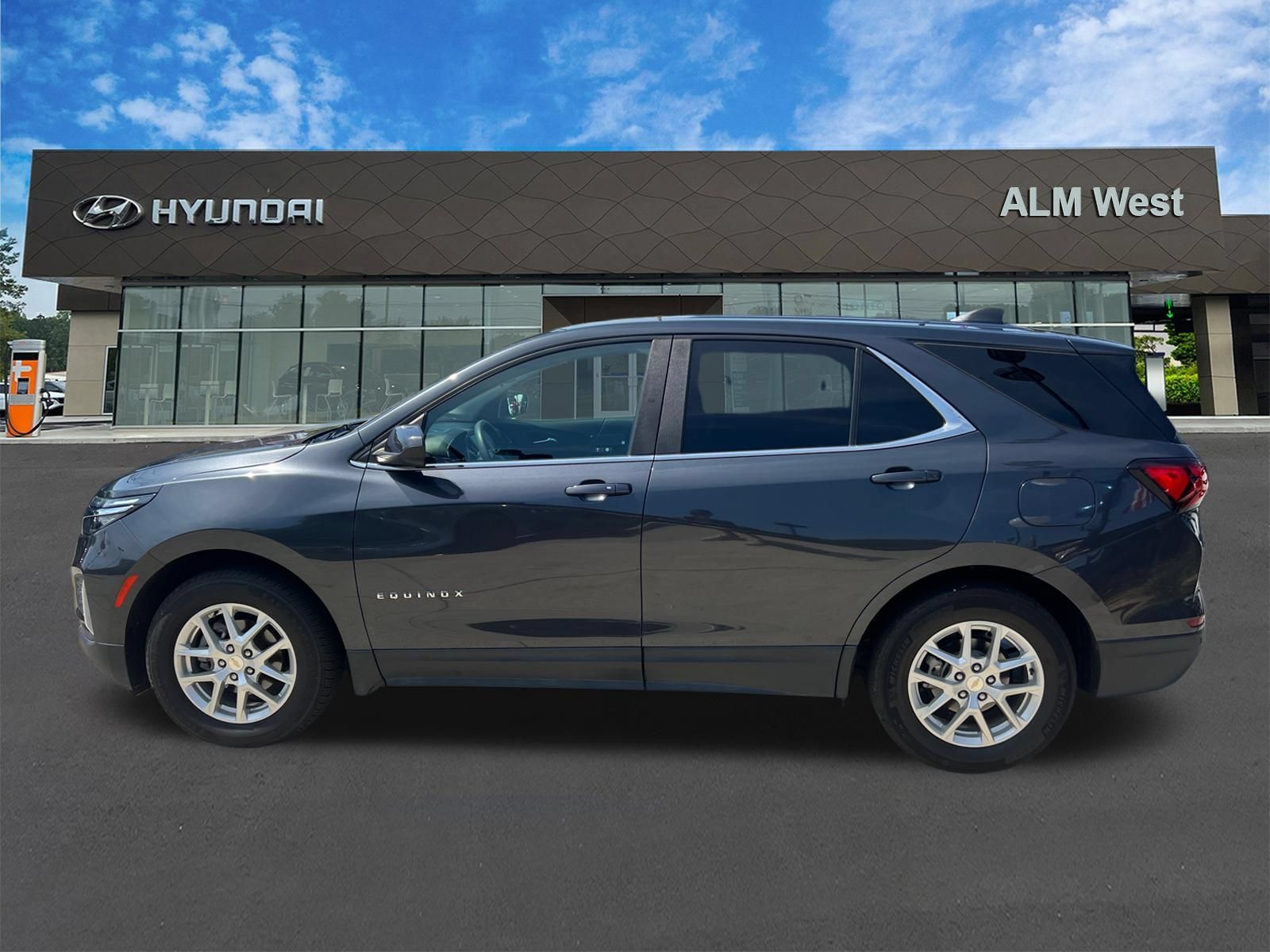 Used 2023 Chevrolet Equinox LT FWD image 8