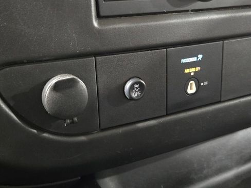 Used 2017 Chevrolet Express 3500 image 25