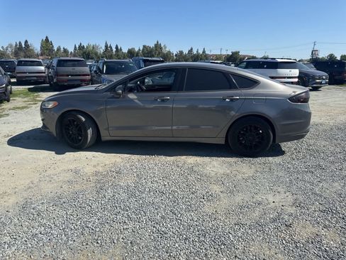Used 2014 Ford Fusion SE w/ Equipment Group 202A image 8
