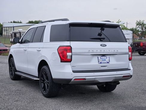 Certified 2022 Ford Expedition XLT RWD image 5