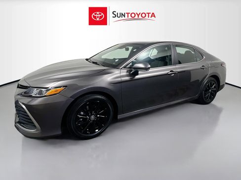 Used 2024 Toyota Camry LE w/ Convenience Package FWD image 9