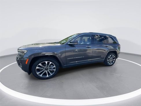 Used 2022 Jeep Grand Cherokee Overland AWD/4WD image 5