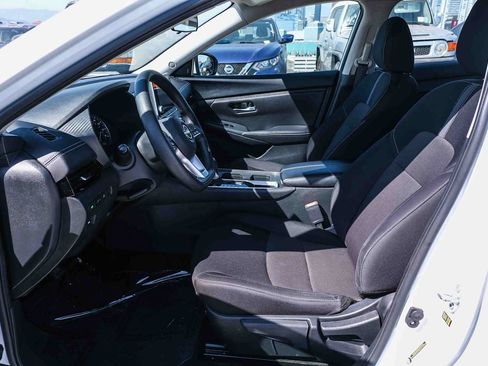 Used 2024 Nissan Sentra SV FWD image 20