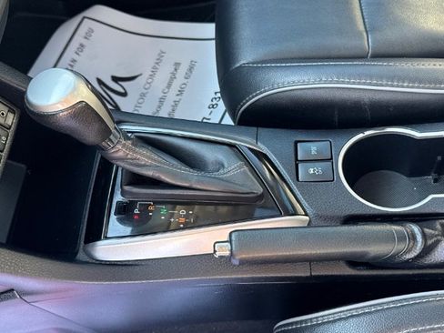 Used 2016 Toyota Corolla S Premium image 12