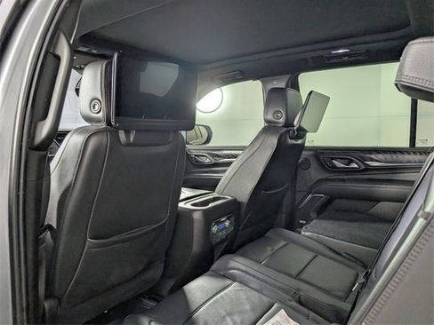 Used 2021 GMC Yukon Denali w/ Denali Premium Package image 15
