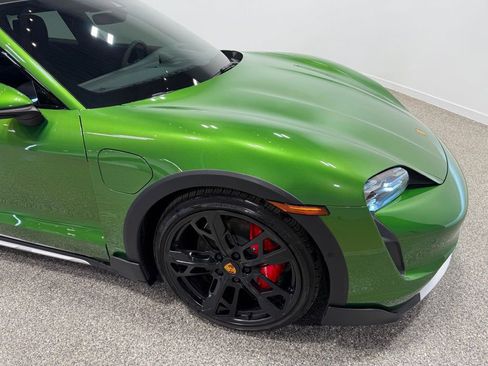 Used 2023 Porsche Taycan 4S w/ Performance Package image 10