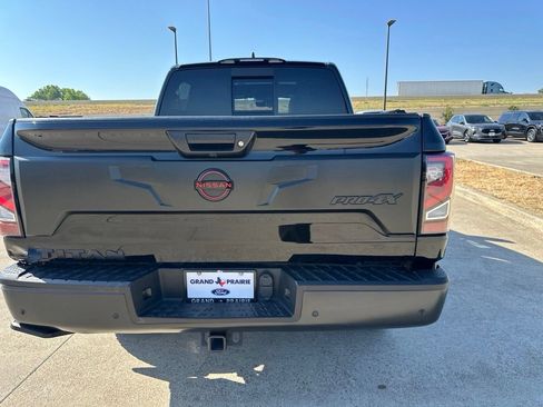 Used 2024 Nissan Titan PRO-4X w/ Pro-4x Convenience Package AWD/4WD image 7
