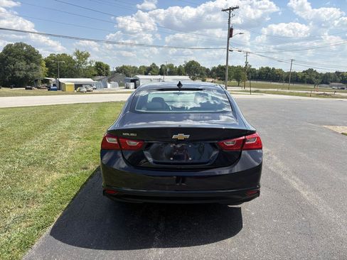 Used 2023 Chevrolet Malibu LS FWD image 2