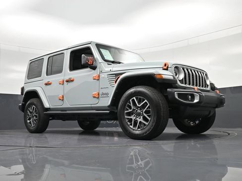 Used 2024 Jeep Wrangler Unlimited Sahara w/ Safety Group AWD/4WD image 26