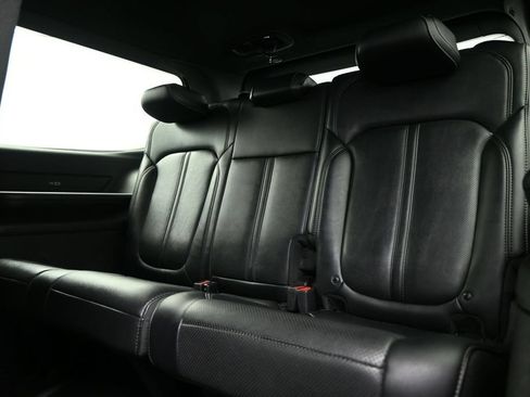 Used 2024 Jeep Wagoneer Series II w/ Flexible Seating Group RWD image 14