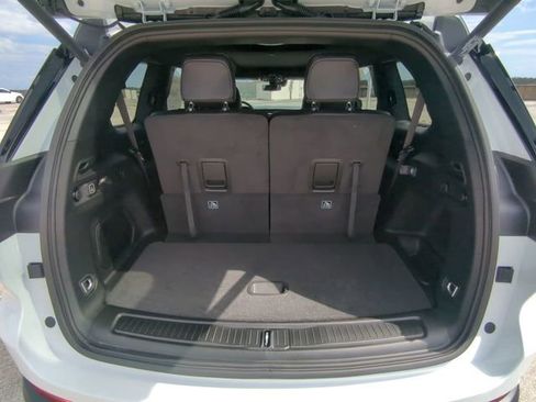 New 2026 Jeep Grand Cherokee L Limited w/ Luxury Tech Group II RWD image 14