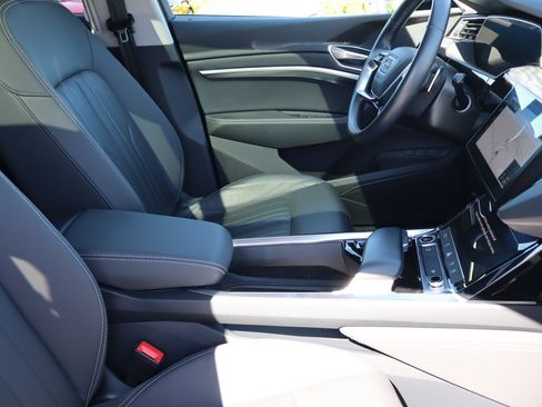 Used 2021 Audi e-tron Premium w/ Convenience Plus Package AWD/4WD image 15