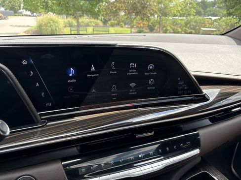 Used 2021 Cadillac Escalade Sport w/ Driver Assist Tech Package AWD/4WD image 23