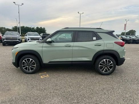 New 2026 Chevrolet TrailBlazer LT w/ Convenience Package FWD image 2