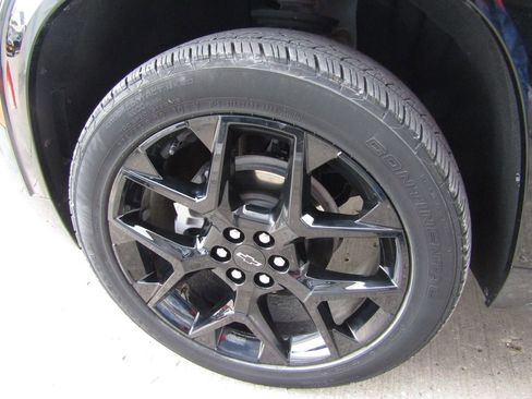 Used 2024 Chevrolet Traverse RS image 36