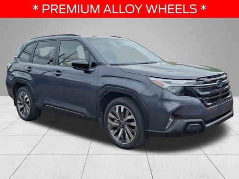 Used 2025 Subaru Forester Touring AWD/4WD image 3