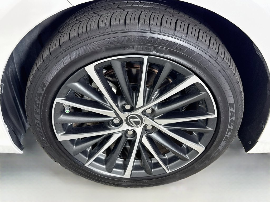 Certified 2023 Lexus ES 350 w/ Premium Package FWD image 32