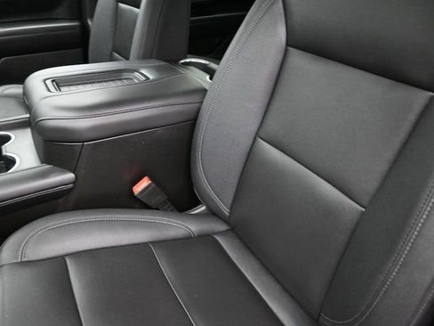 Used 2023 Chevrolet Tahoe Z71 w/ Luxury Package image 17