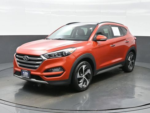 Used 2017 Hyundai Tucson Limited w/ Limited Ultimate Package 03 AWD/4WD image 2